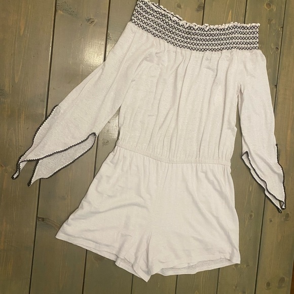 NWT White / Black off Romper - Picture 6 of 6